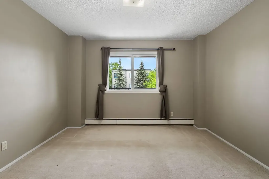635 56 Avenue SW Calgary AB T2V 0G9