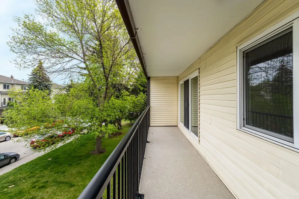 635 56 Avenue SW Calgary AB T2V 0G9