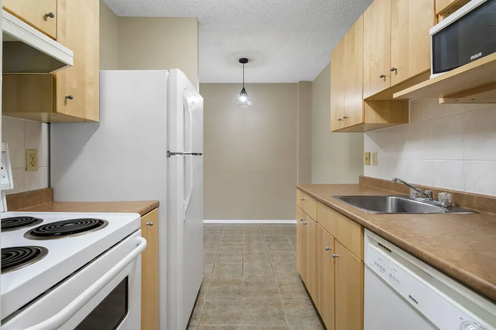 635 56 Avenue SW Calgary AB T2V 0G9