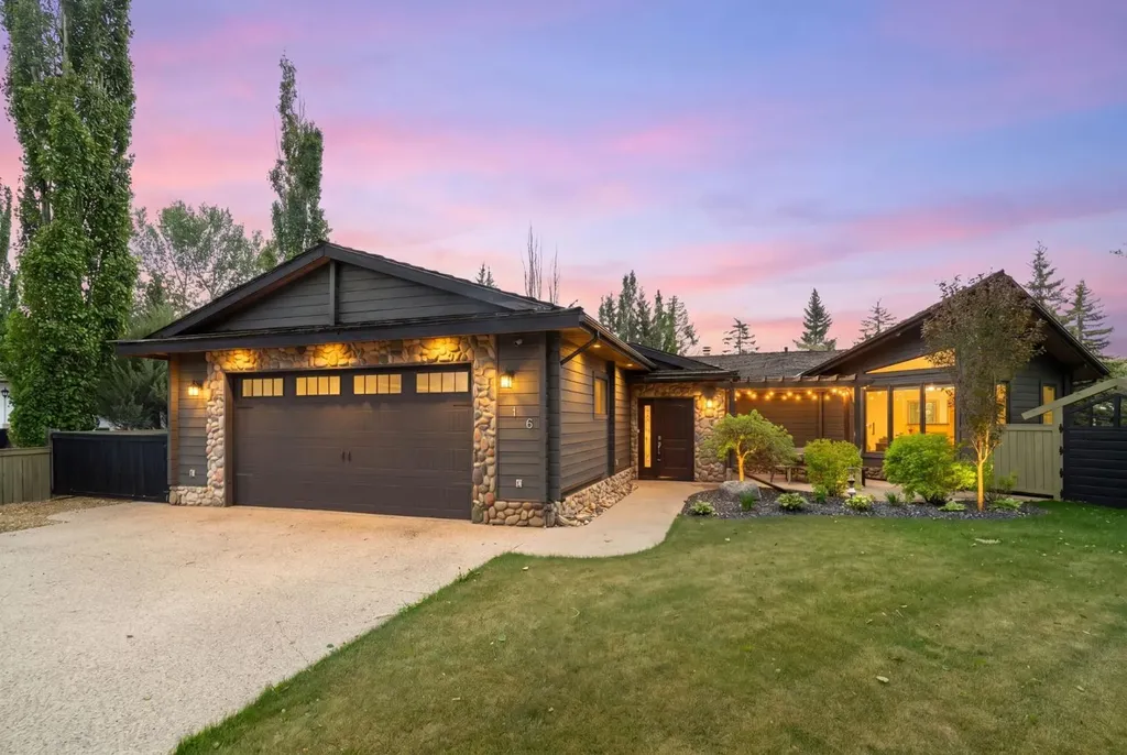 16 Rustic Crescent Norglenwold AB T4S1S5