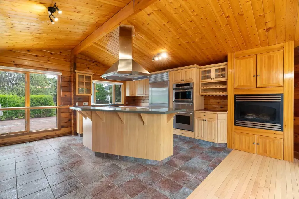 16 Rustic Crescent Norglenwold AB T4S1S5