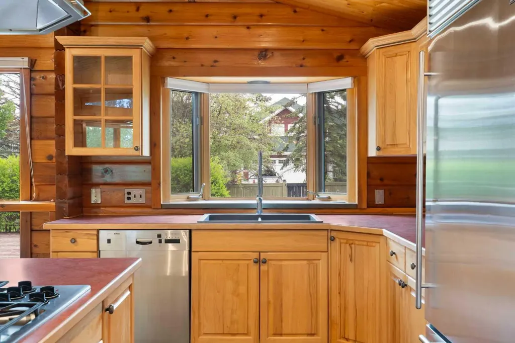 16 Rustic Crescent Norglenwold AB T4S1S5