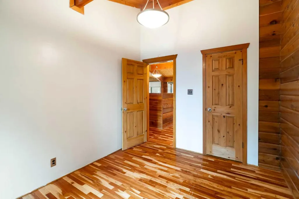 16 Rustic Crescent Norglenwold AB T4S1S5