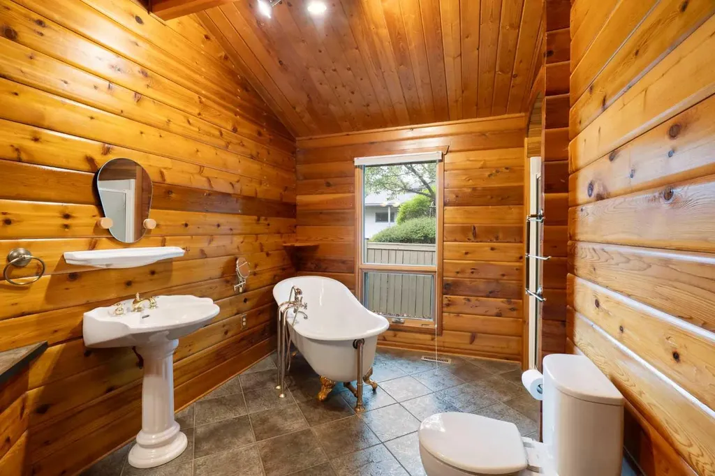 16 Rustic Crescent Norglenwold AB T4S1S5