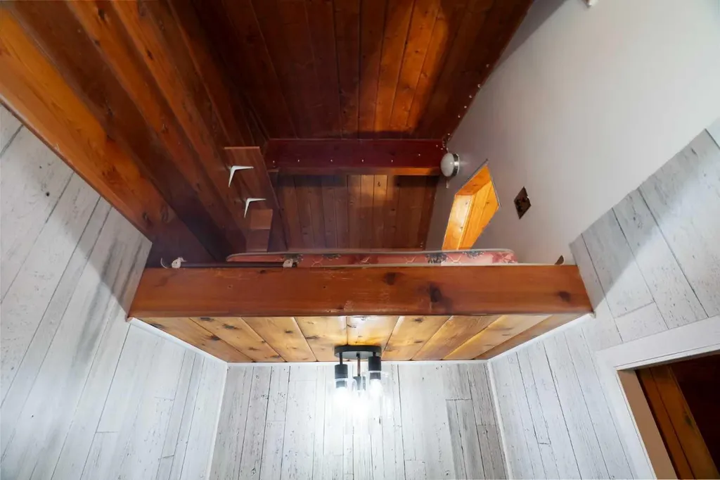 16 Rustic Crescent Norglenwold AB T4S1S5