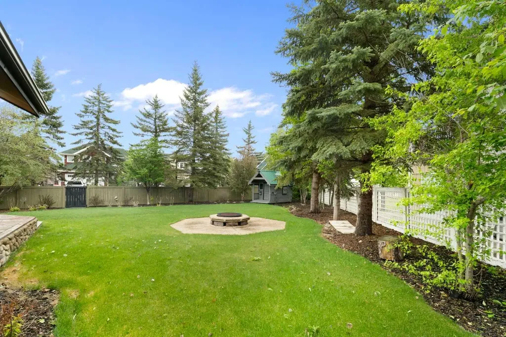 16 Rustic Crescent Norglenwold AB T4S1S5