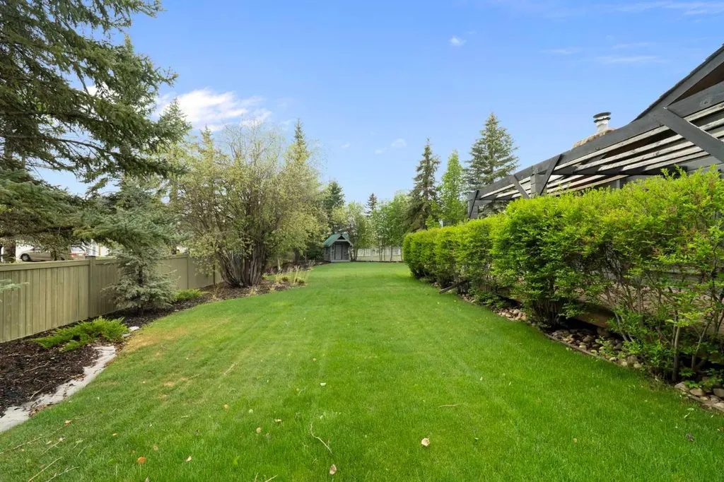 16 Rustic Crescent Norglenwold AB T4S1S5