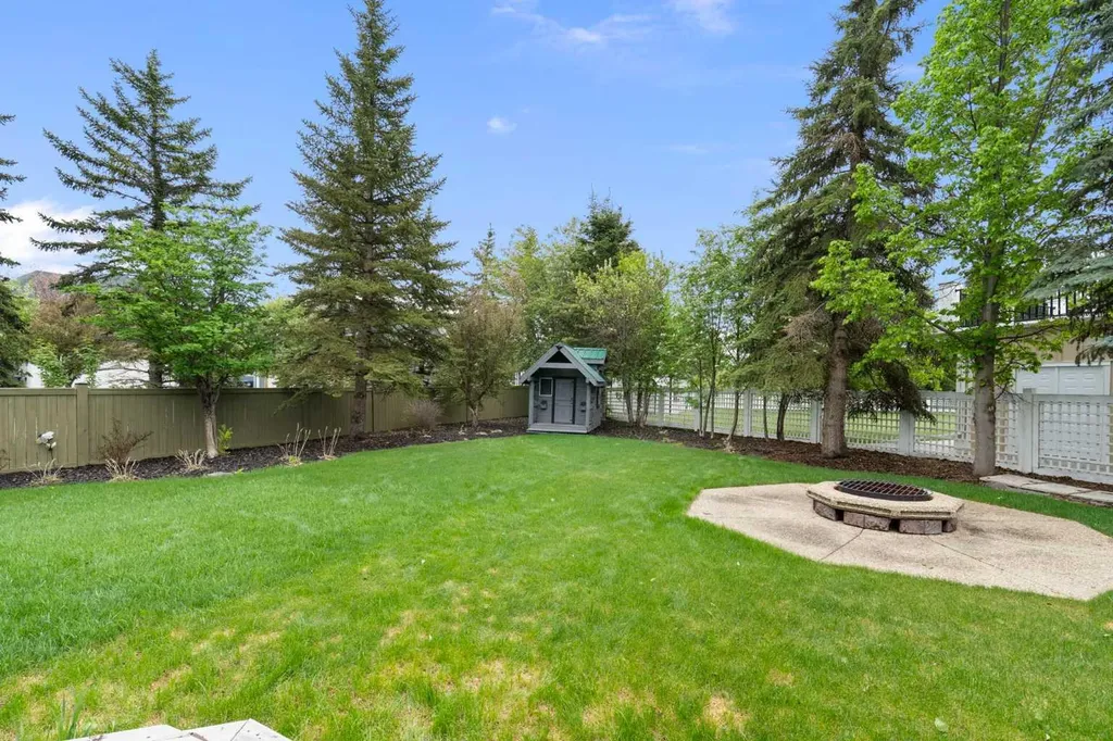 16 Rustic Crescent Norglenwold AB T4S1S5