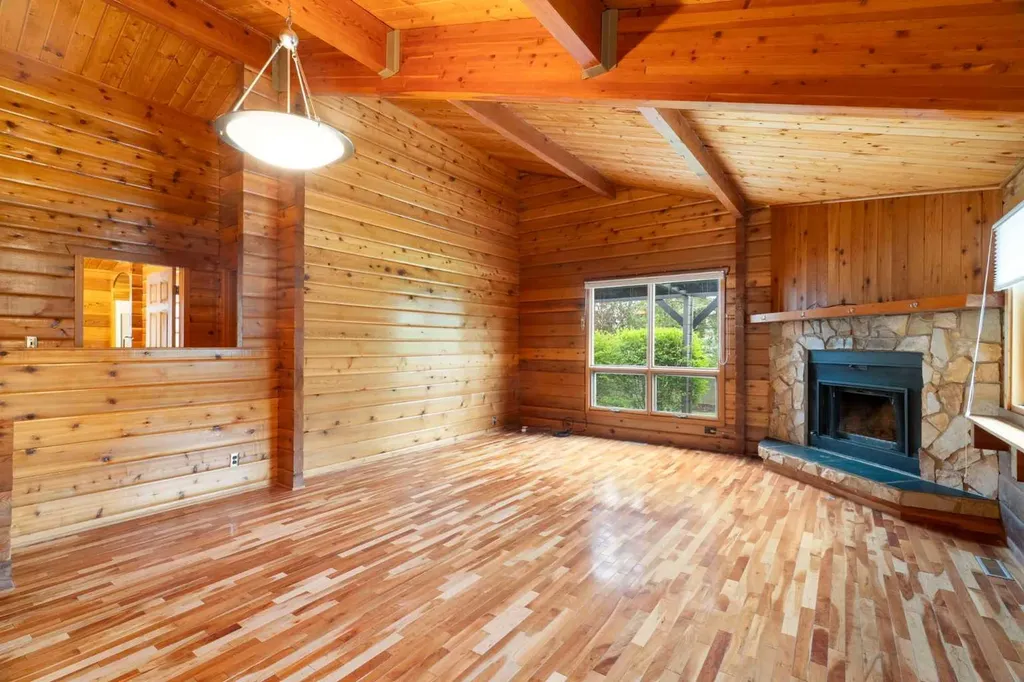 16 Rustic Crescent Norglenwold AB T4S1S5