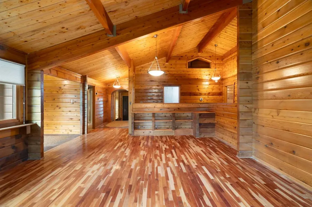 16 Rustic Crescent Norglenwold AB T4S1S5