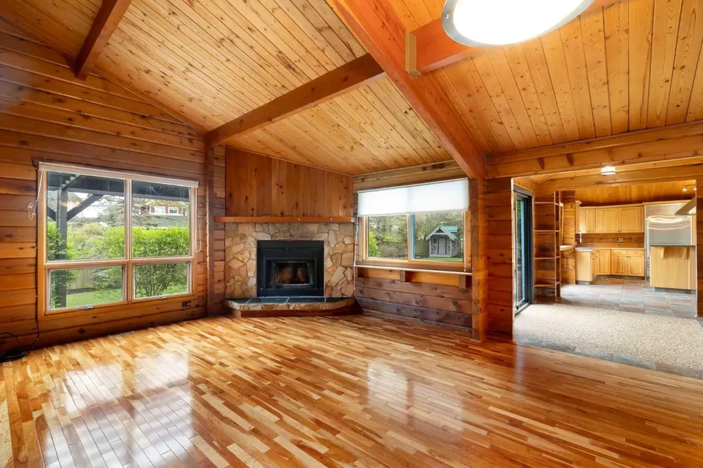 16 Rustic Crescent Norglenwold AB T4S1S5