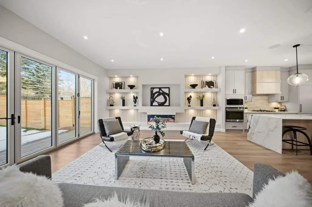 2528 7 Avenue NW Calgary AB T2N 1A4