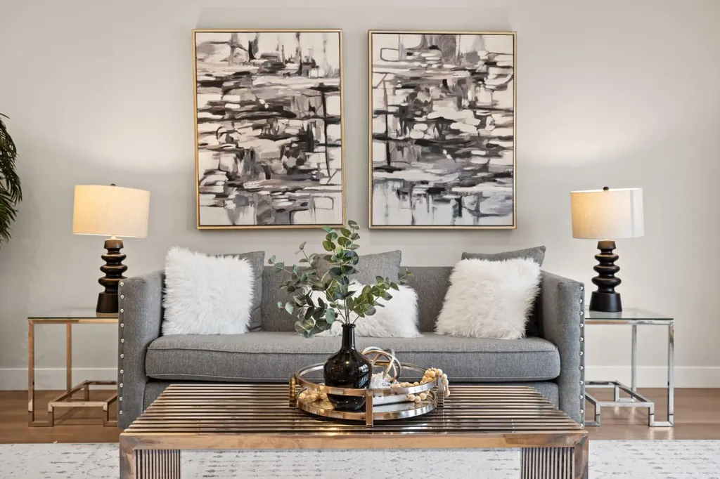 2528 7 Avenue NW Calgary AB T2N 1A4
