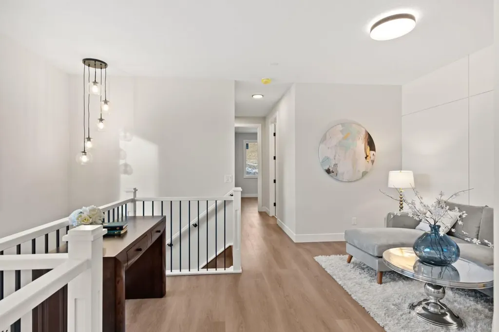 2528 7 Avenue NW Calgary AB T2N 1A4