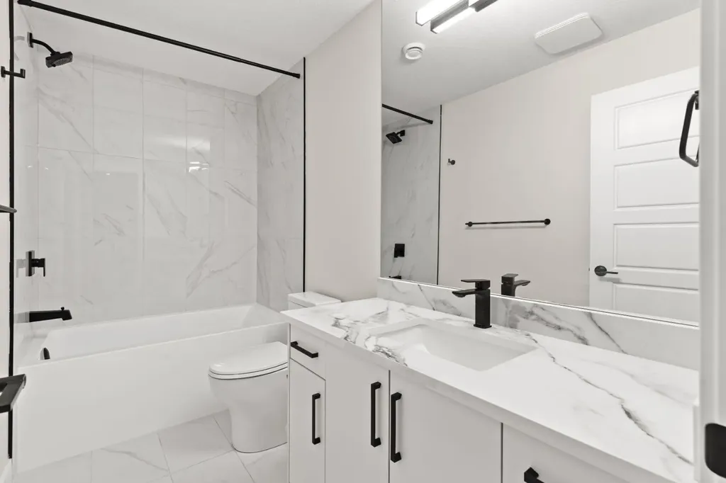2528 7 Avenue NW Calgary AB T2N 1A4