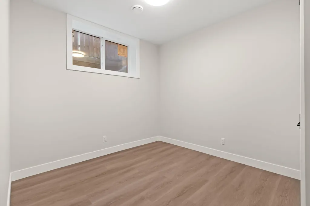 2528 7 Avenue NW Calgary AB T2N 1A4