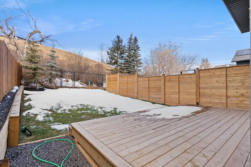 2528 7 Avenue NW Calgary AB T2N 1A4