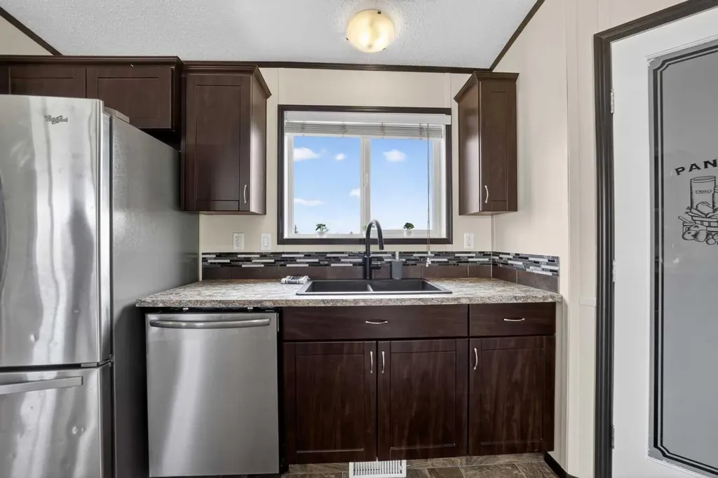 31244 Range Road 33 Rural Mountain View County AB T0M 0W0