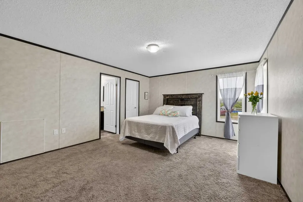 31244 Range Road 33 Rural Mountain View County AB T0M 0W0