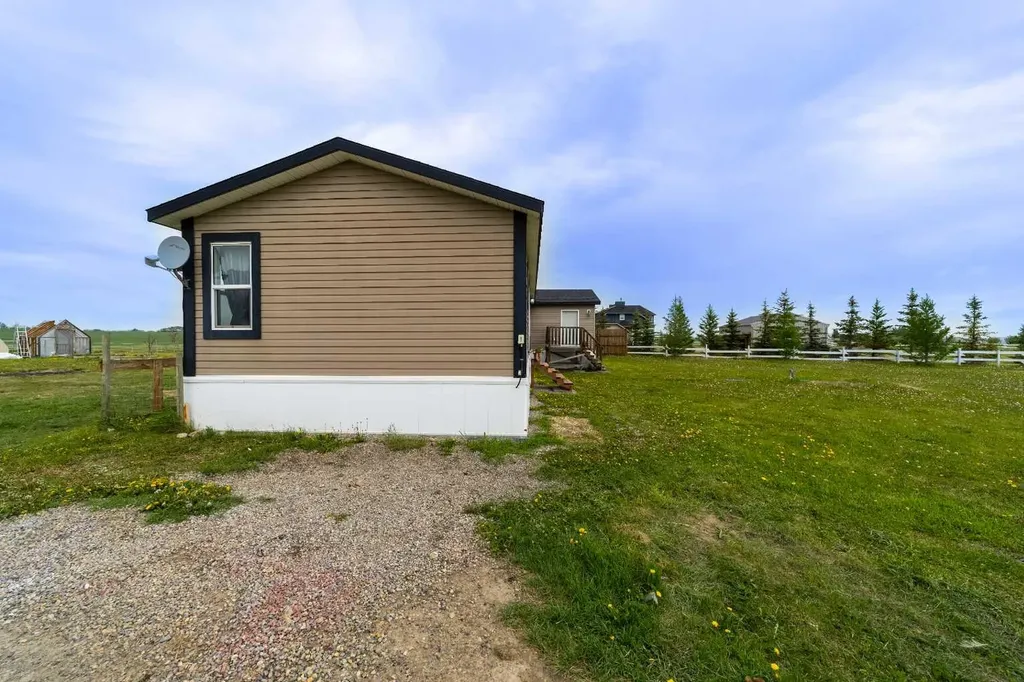 31244 Range Road 33 Rural Mountain View County AB T0M 0W0