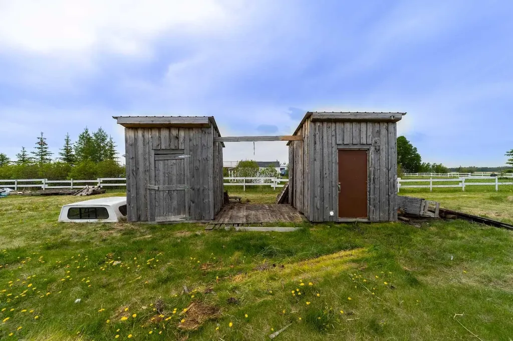 31244 Range Road 33 Rural Mountain View County AB T0M 0W0