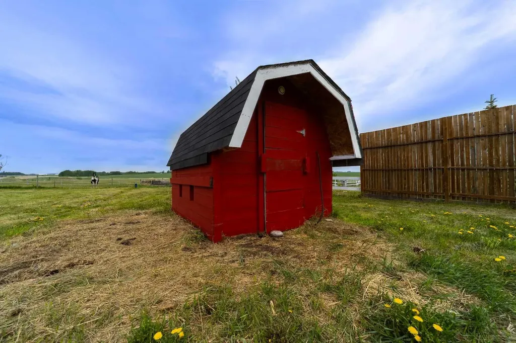 31244 Range Road 33 Rural Mountain View County AB T0M 0W0