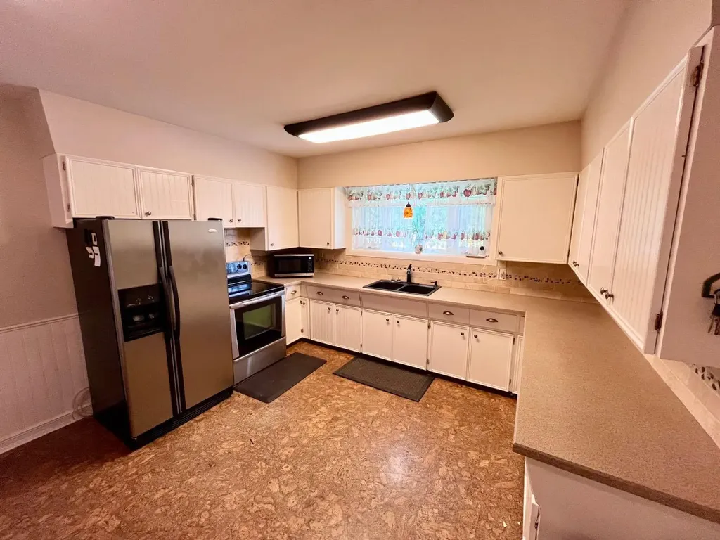 115 Poboktan Road Hinton AB T7V 1G6