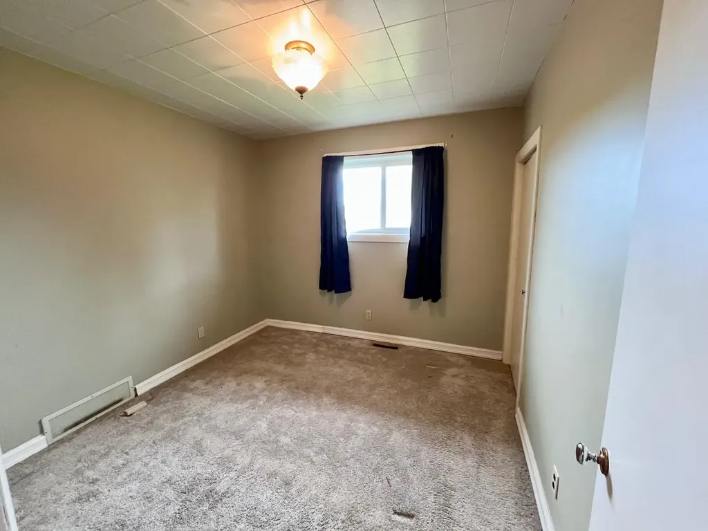 115 Poboktan Road Hinton AB T7V 1G6