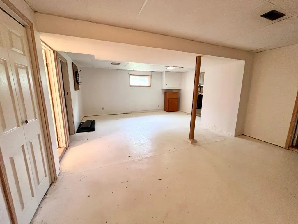 115 Poboktan Road Hinton AB T7V 1G6
