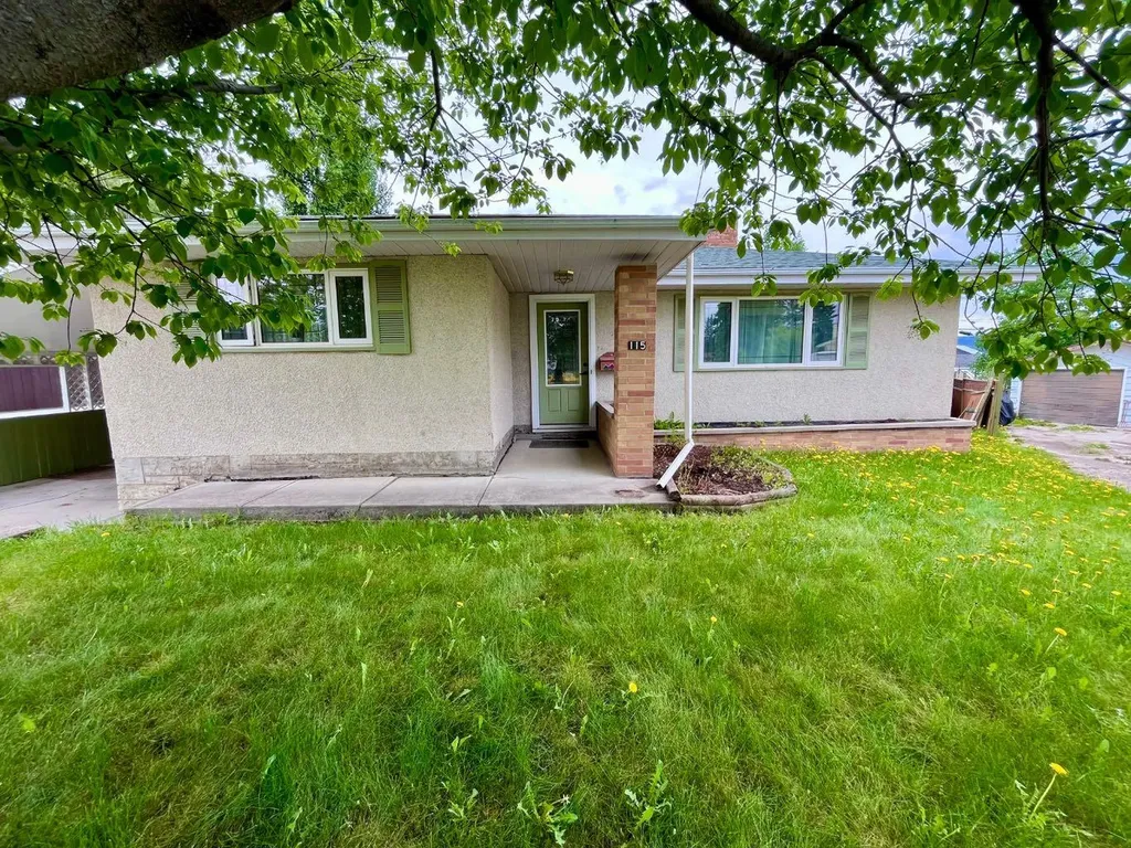 115 Poboktan Road Hinton AB T7V 1G6
