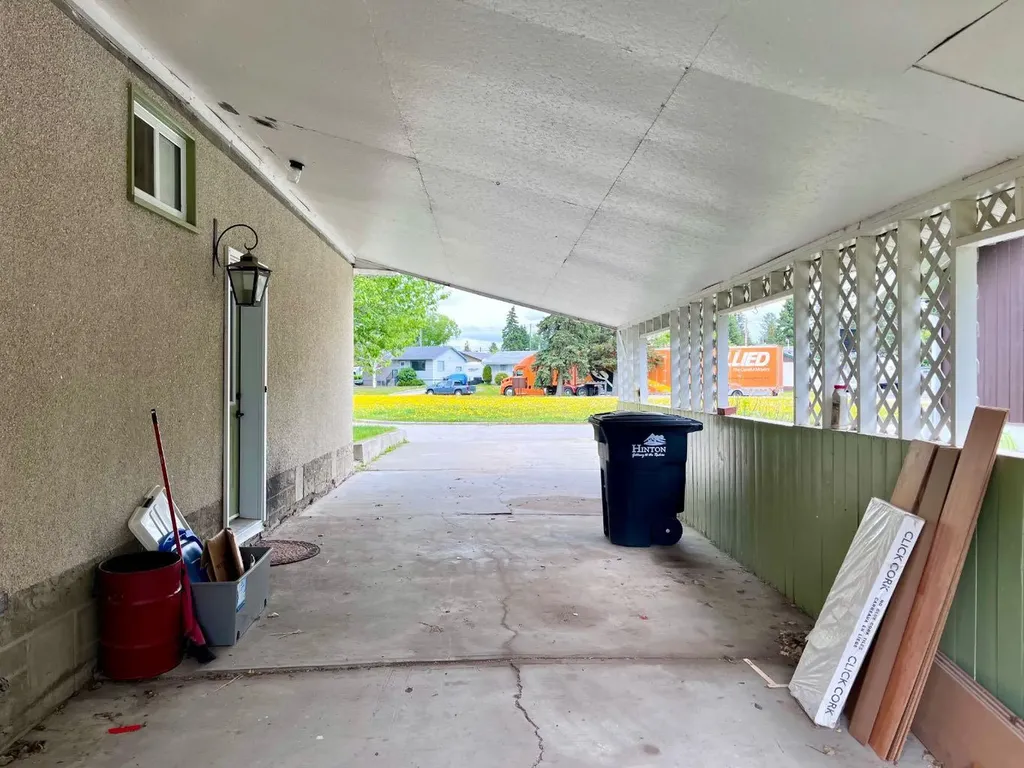 115 Poboktan Road Hinton AB T7V 1G6