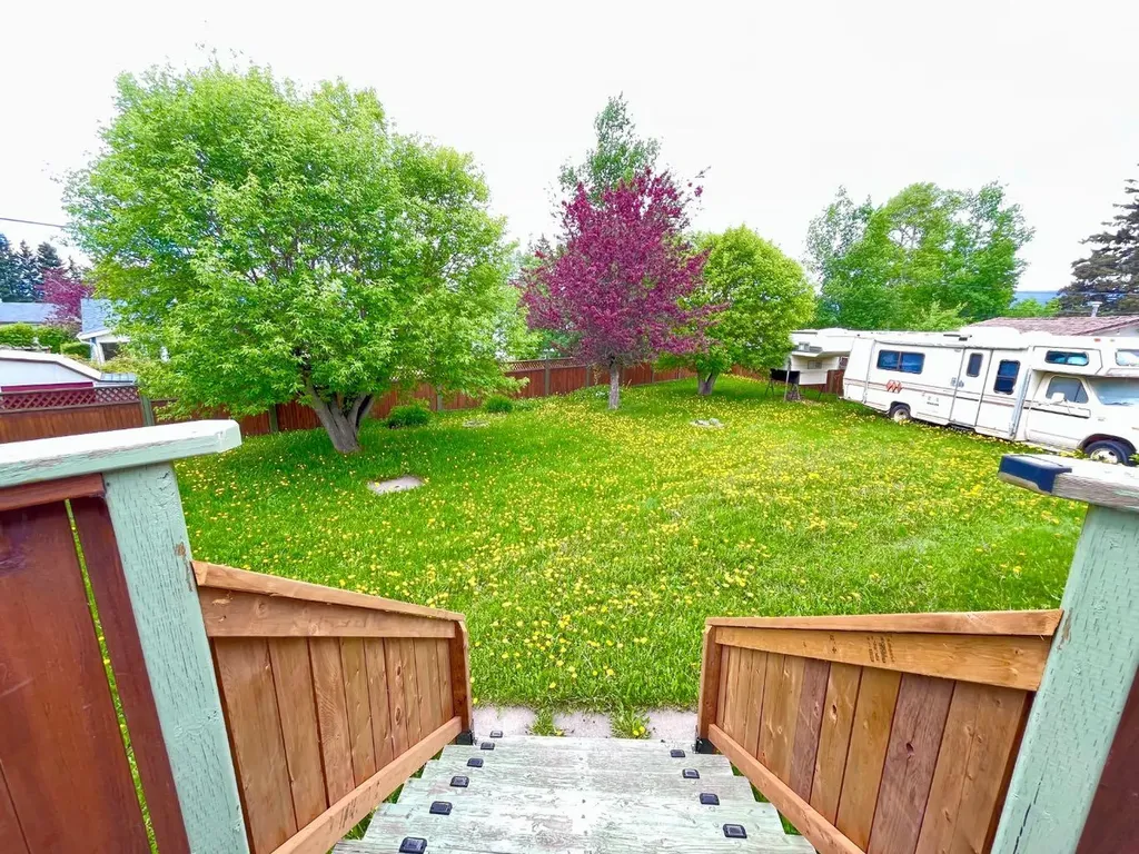 115 Poboktan Road Hinton AB T7V 1G6
