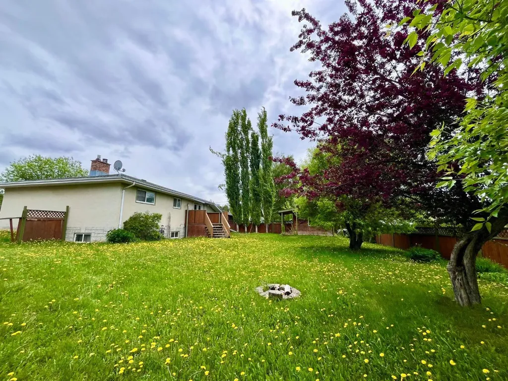 115 Poboktan Road Hinton AB T7V 1G6