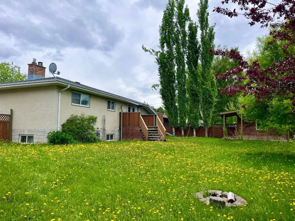 115 Poboktan Road Hinton AB T7V 1G6