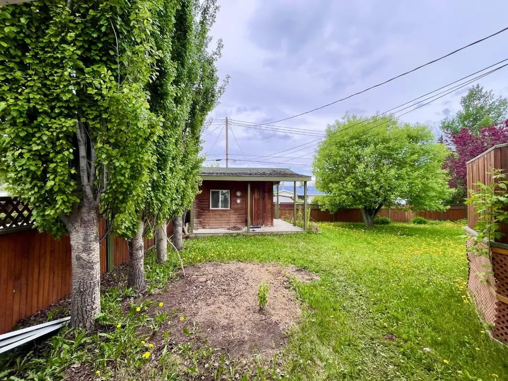115 Poboktan Road Hinton AB T7V 1G6