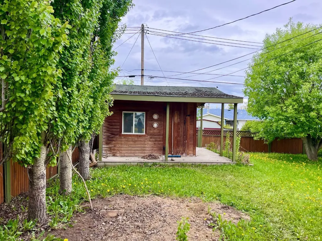 115 Poboktan Road Hinton AB T7V 1G6