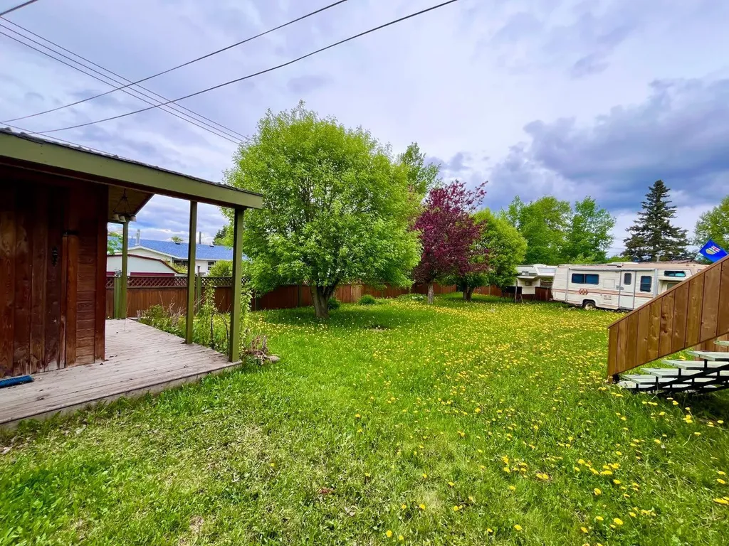 115 Poboktan Road Hinton AB T7V 1G6