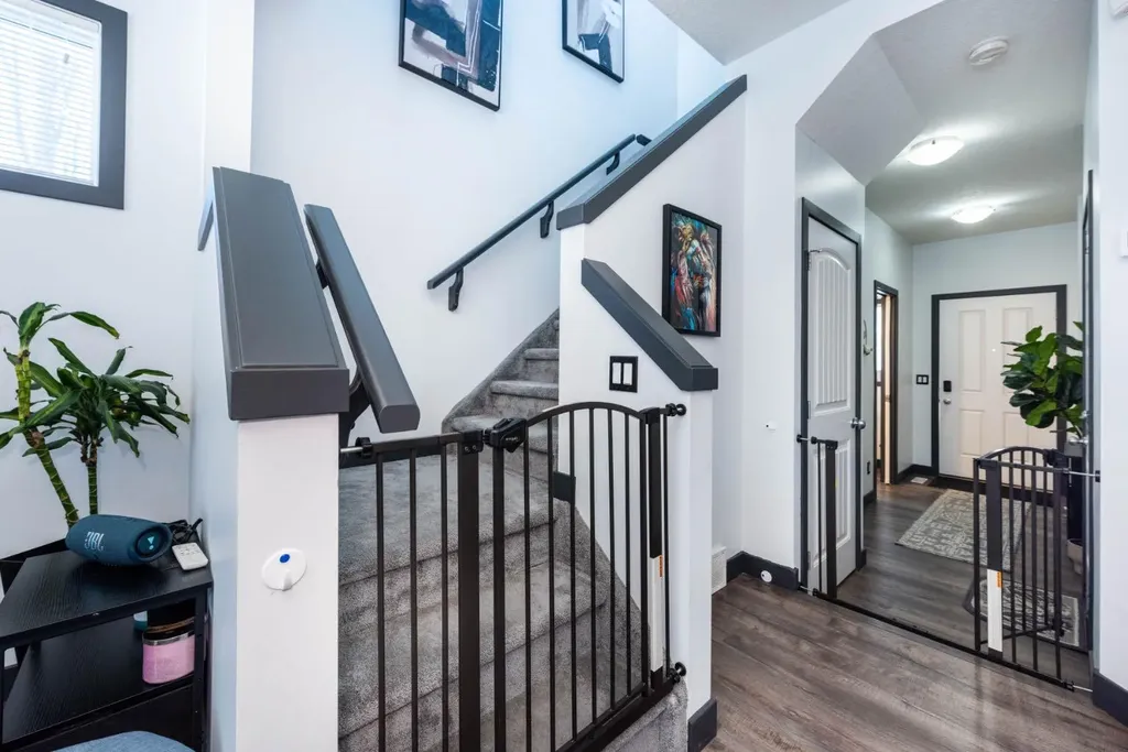27 Sage Hill Common NW Calgary AB T3R 0J6