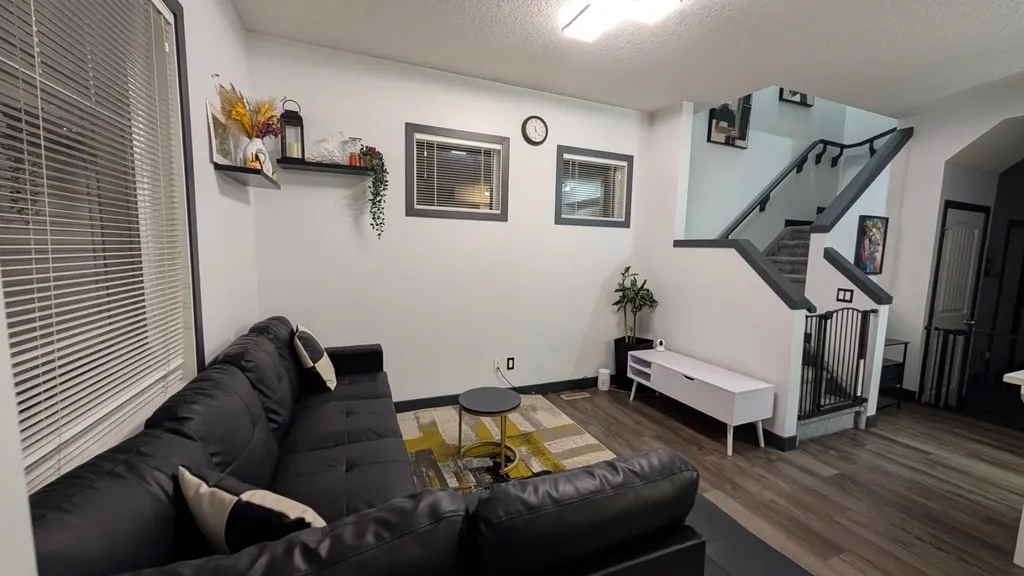 27 Sage Hill Common NW Calgary AB T3R 0J6