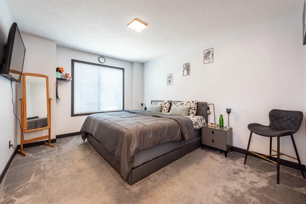 27 Sage Hill Common NW Calgary AB T3R 0J6