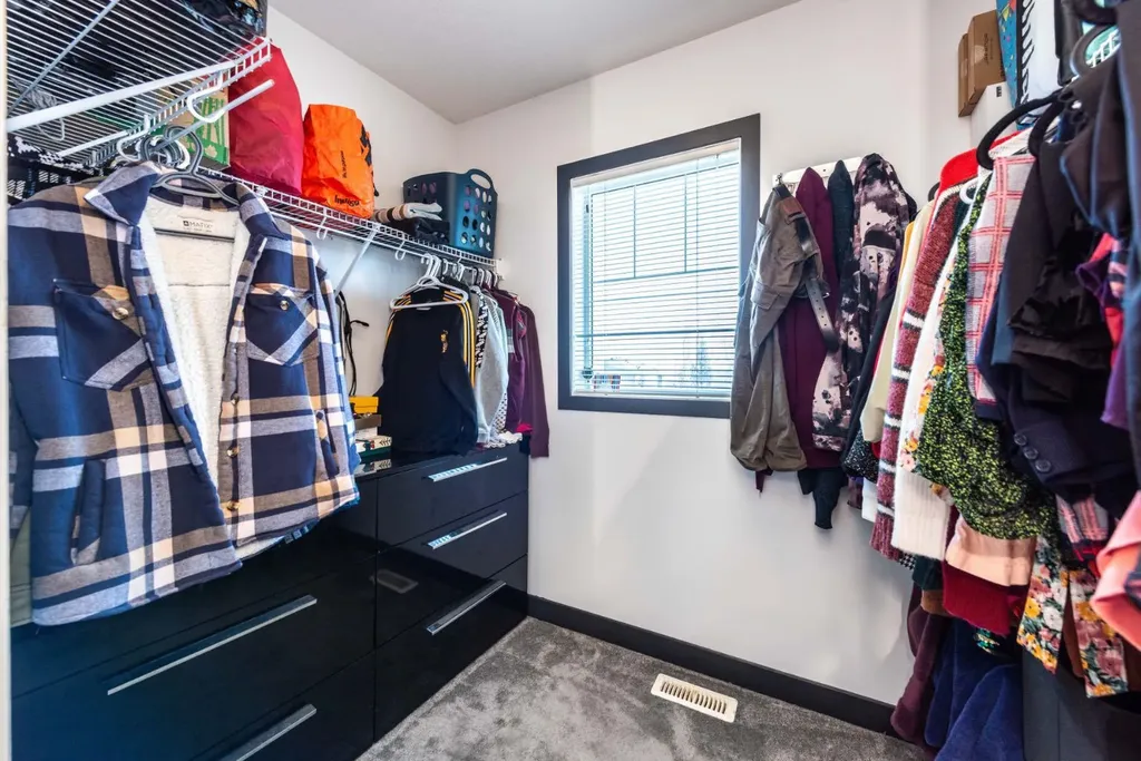 27 Sage Hill Common NW Calgary AB T3R 0J6
