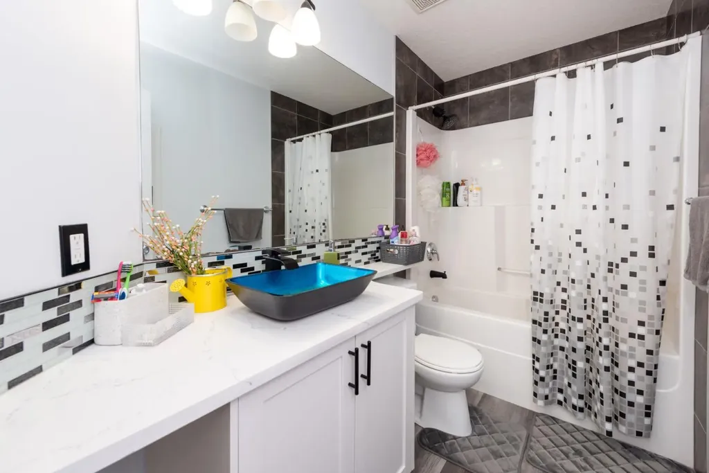 27 Sage Hill Common NW Calgary AB T3R 0J6