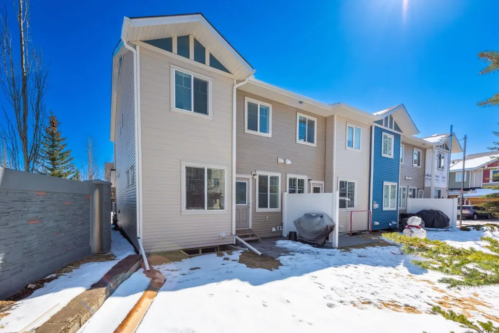 27 Sage Hill Common NW Calgary AB T3R 0J6