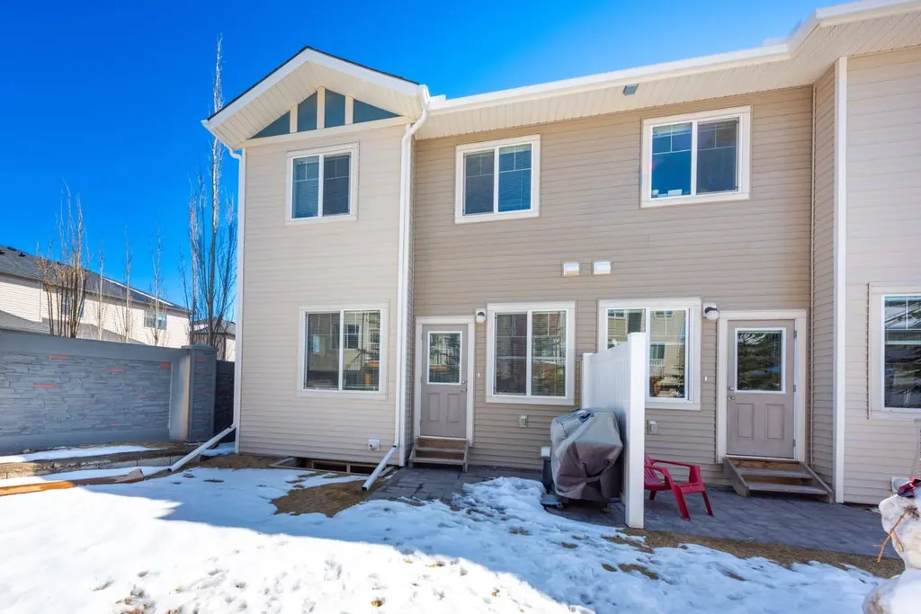 27 Sage Hill Common NW Calgary AB T3R 0J6