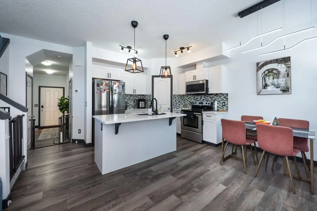 27 Sage Hill Common NW Calgary AB T3R 0J6