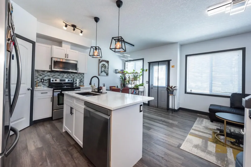 27 Sage Hill Common NW Calgary AB T3R 0J6