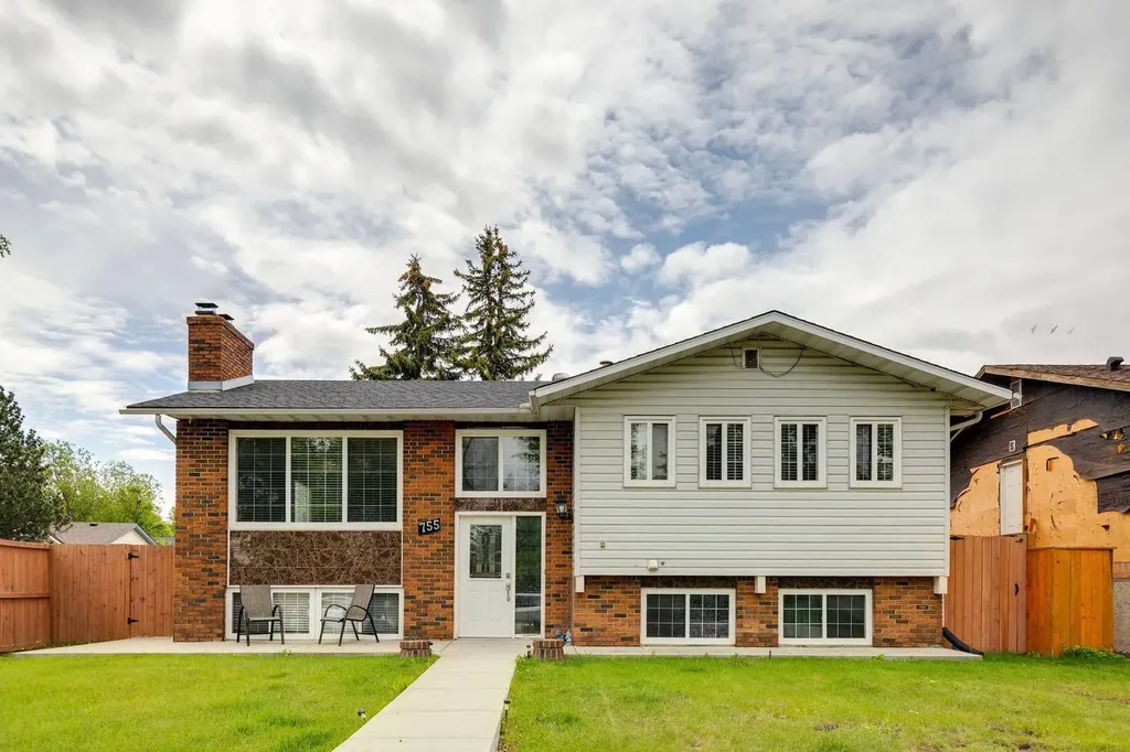 755 Whitemont Drive NE Calgary AB T1Y 3H1