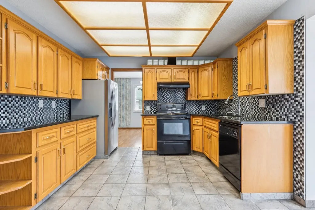 755 Whitemont Drive NE Calgary AB T1Y 3H1