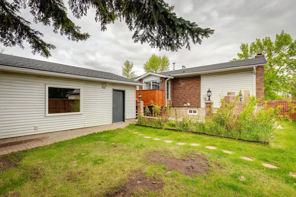 755 Whitemont Drive NE Calgary AB T1Y 3H1