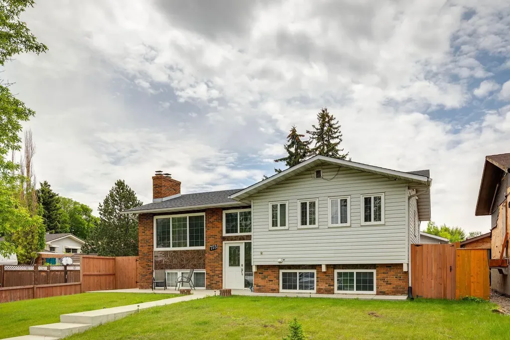755 Whitemont Drive NE Calgary AB T1Y 3H1